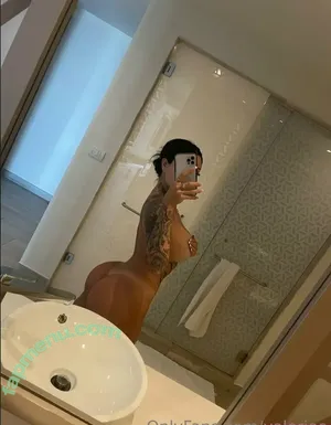 Valerie Cossette / valerie.c_ / valeriec / valeriecossett nude photo #0017