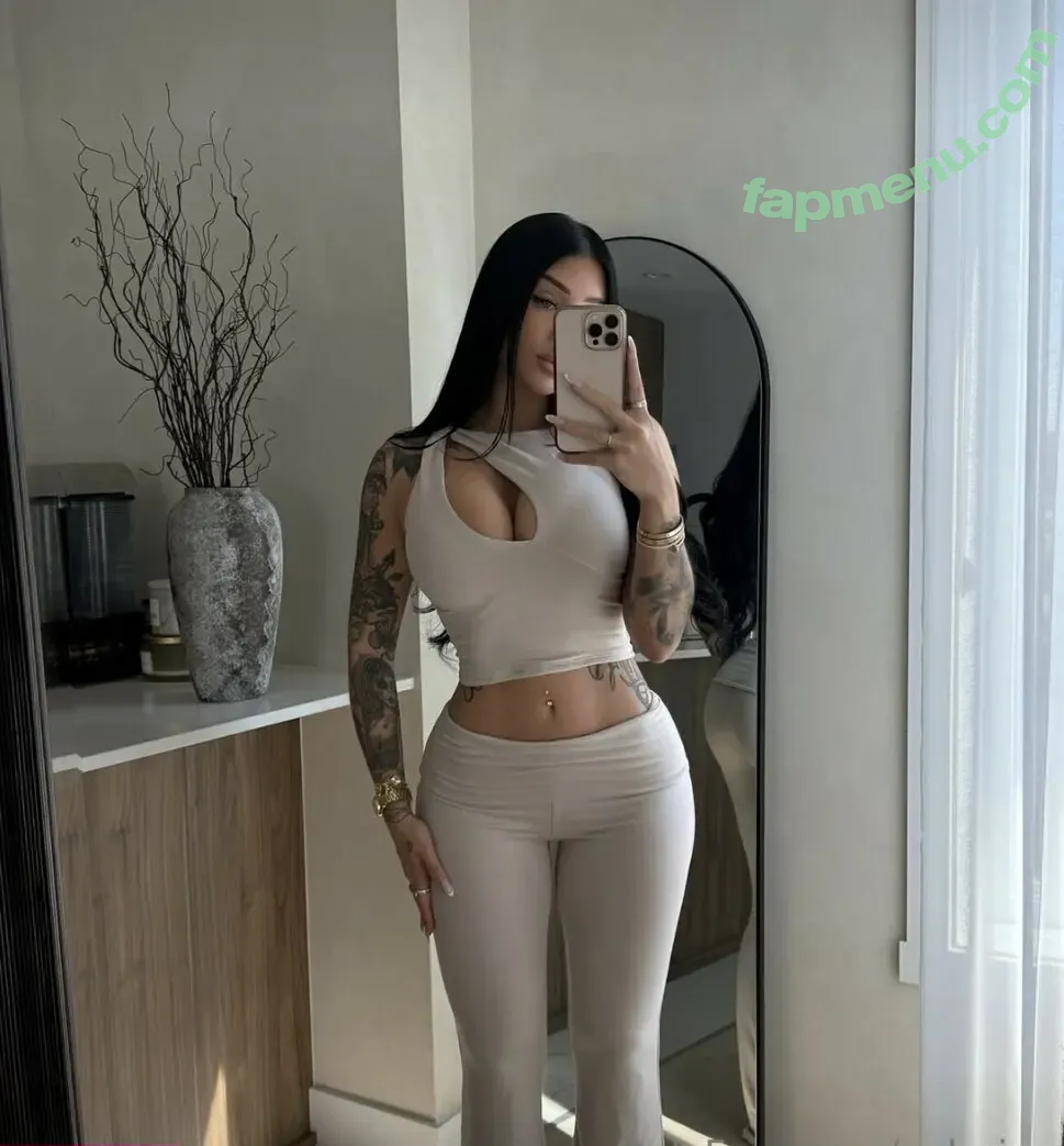Valerie Cossette nude photo #0001 (valerie.c_ / valeriec / valeriecossett)