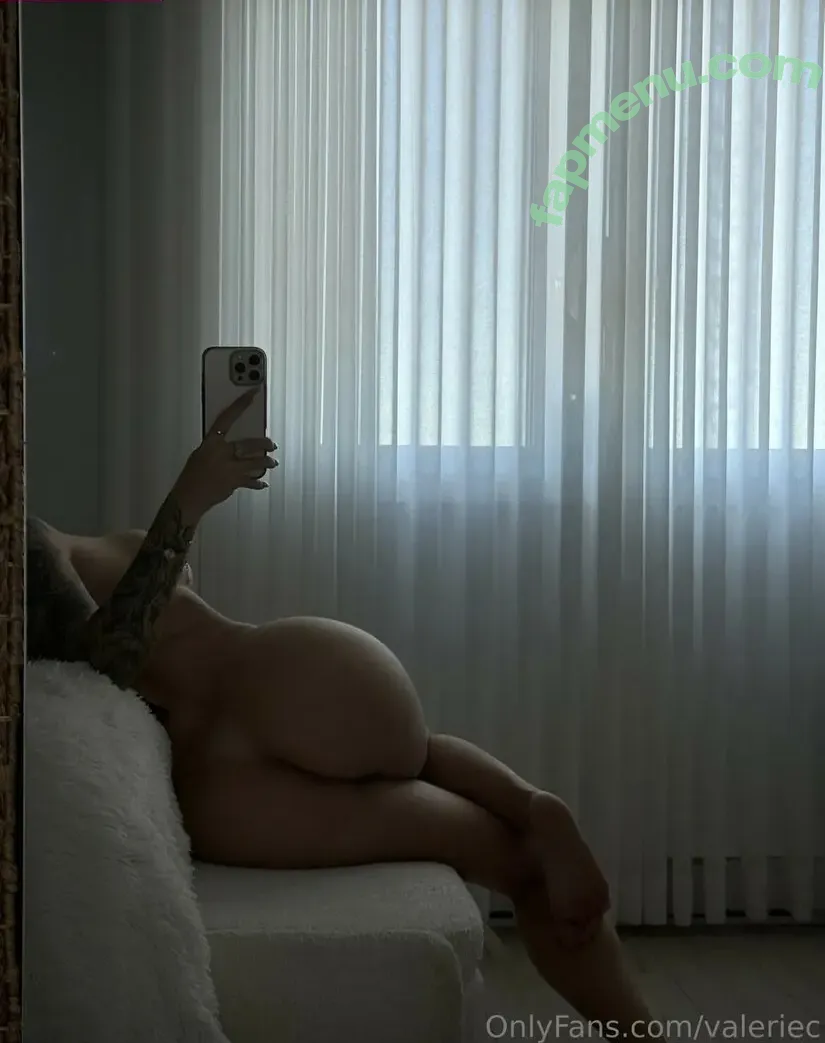 Valerie Cossette nude photo #0003 (valerie.c_ / valeriec / valeriecossett)