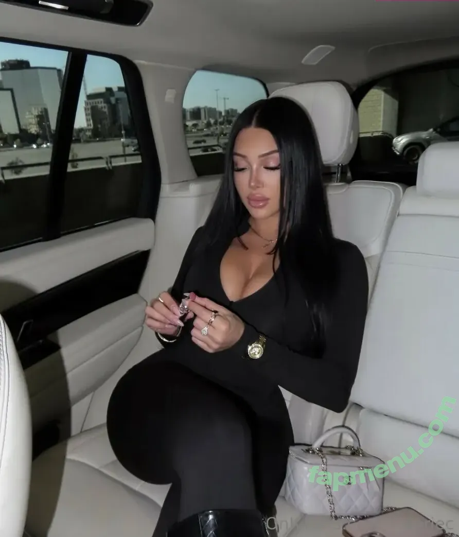 Valerie Cossette nude photo #0025 (valerie.c_ / valeriec / valeriecossett)