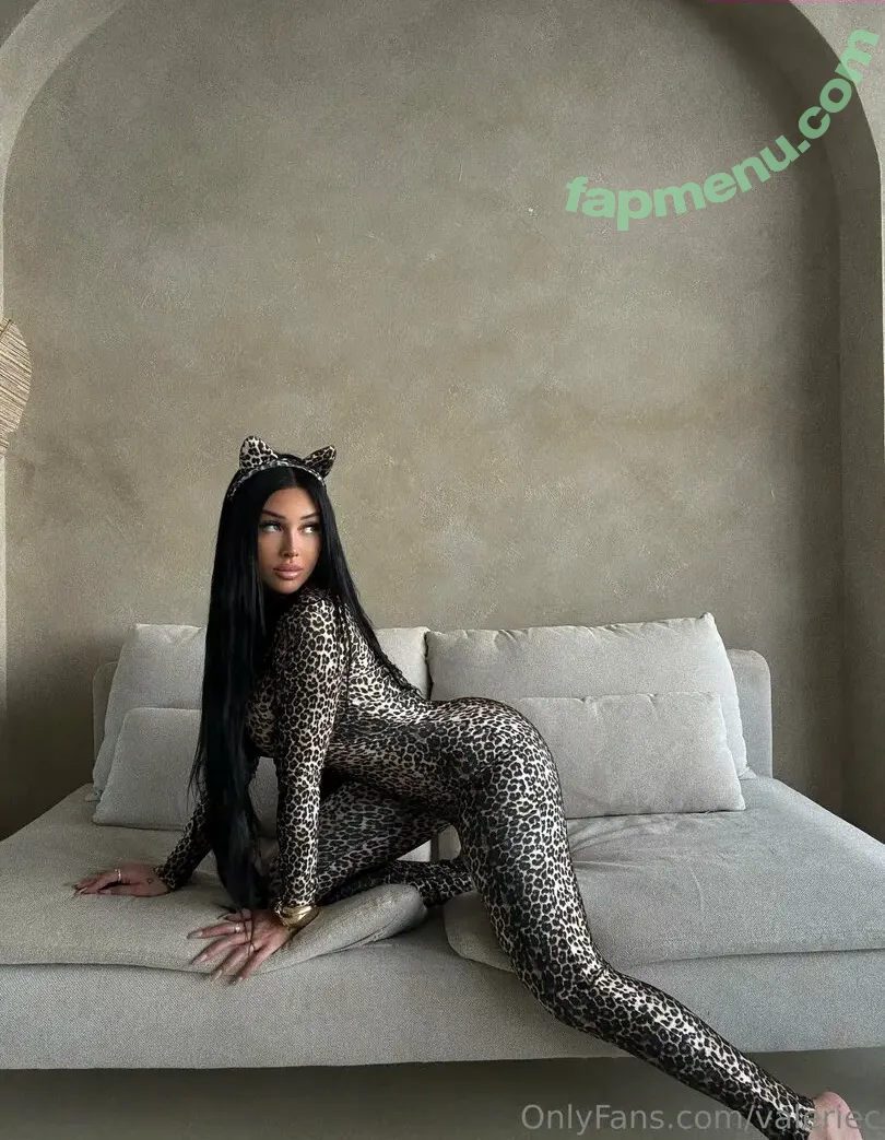 Valerie Cossette nude photo #0042 (valerie.c_ / valeriec / valeriecossett)