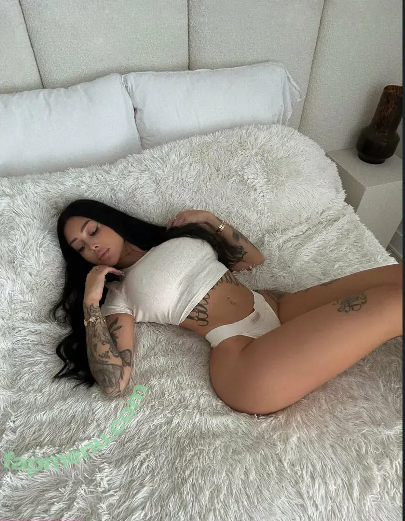 Valerie Cossette nude photo #0046 (valerie.c_ / valeriec / valeriecossett)