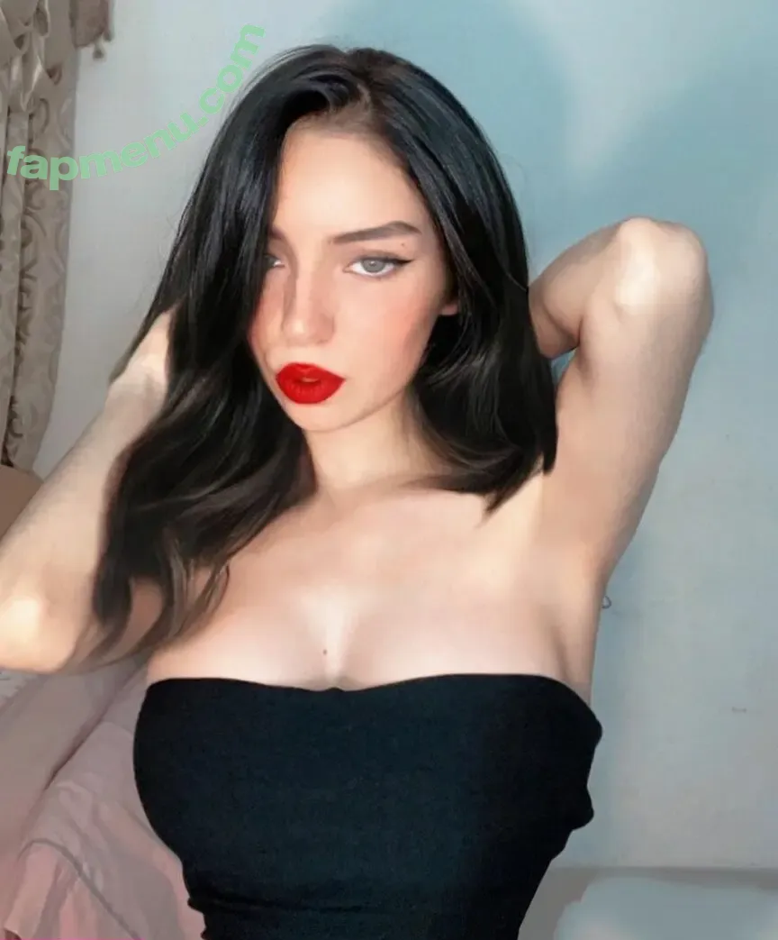 Valerya Salinas nude photo #0087 (Valessj / valackermannn / valesalinassj)