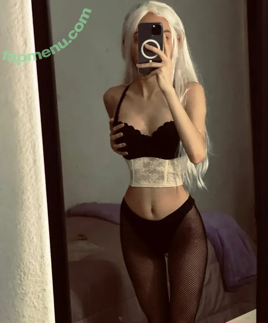 Valerya Salinas nude photo #0096 (Valessj / valackermannn / valesalinassj)