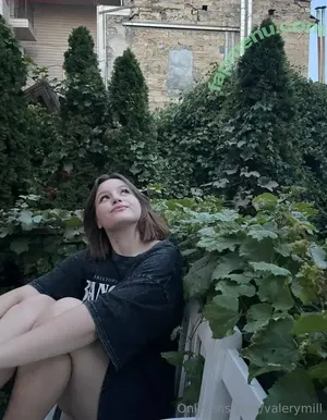 valerymill / 18yearsstar / mialil18 nude photo #0050