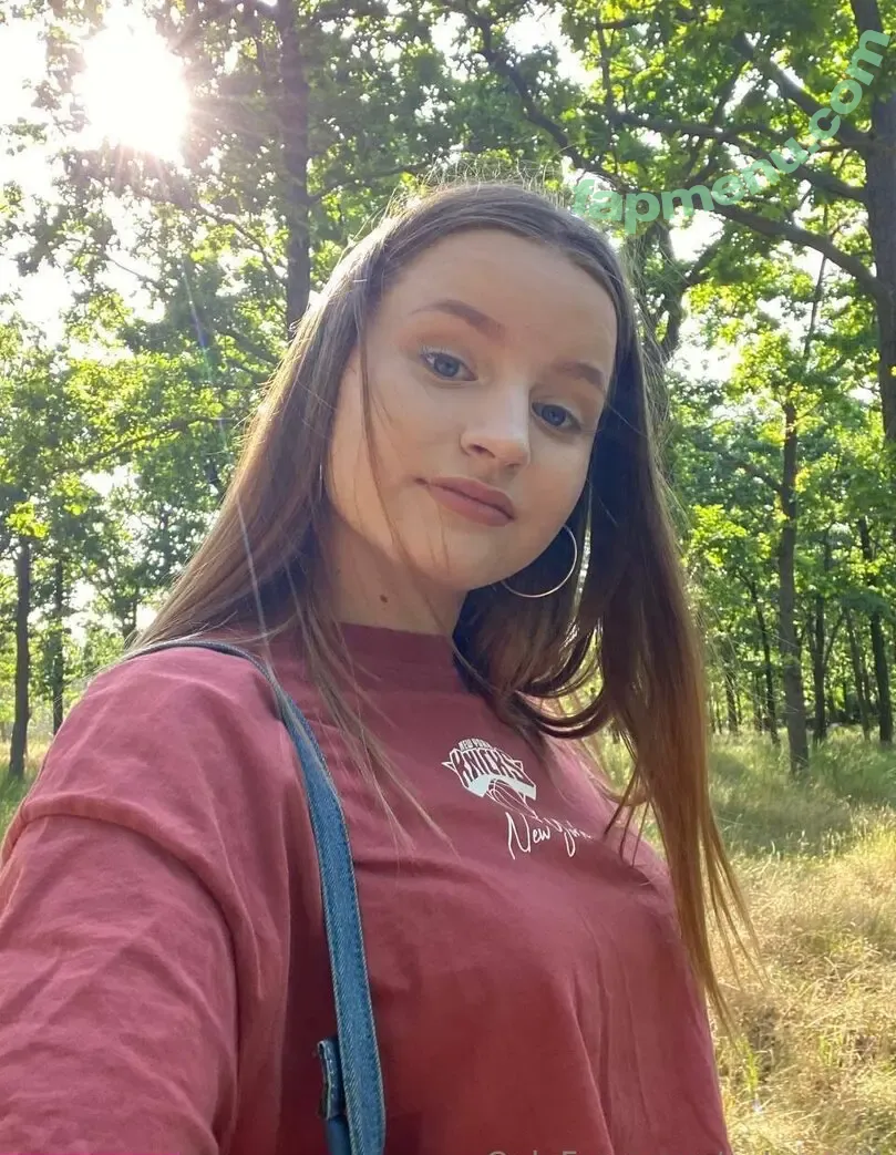 valerymill nude photo #0009 (18yearsstar / little_fox18 / mialil18)