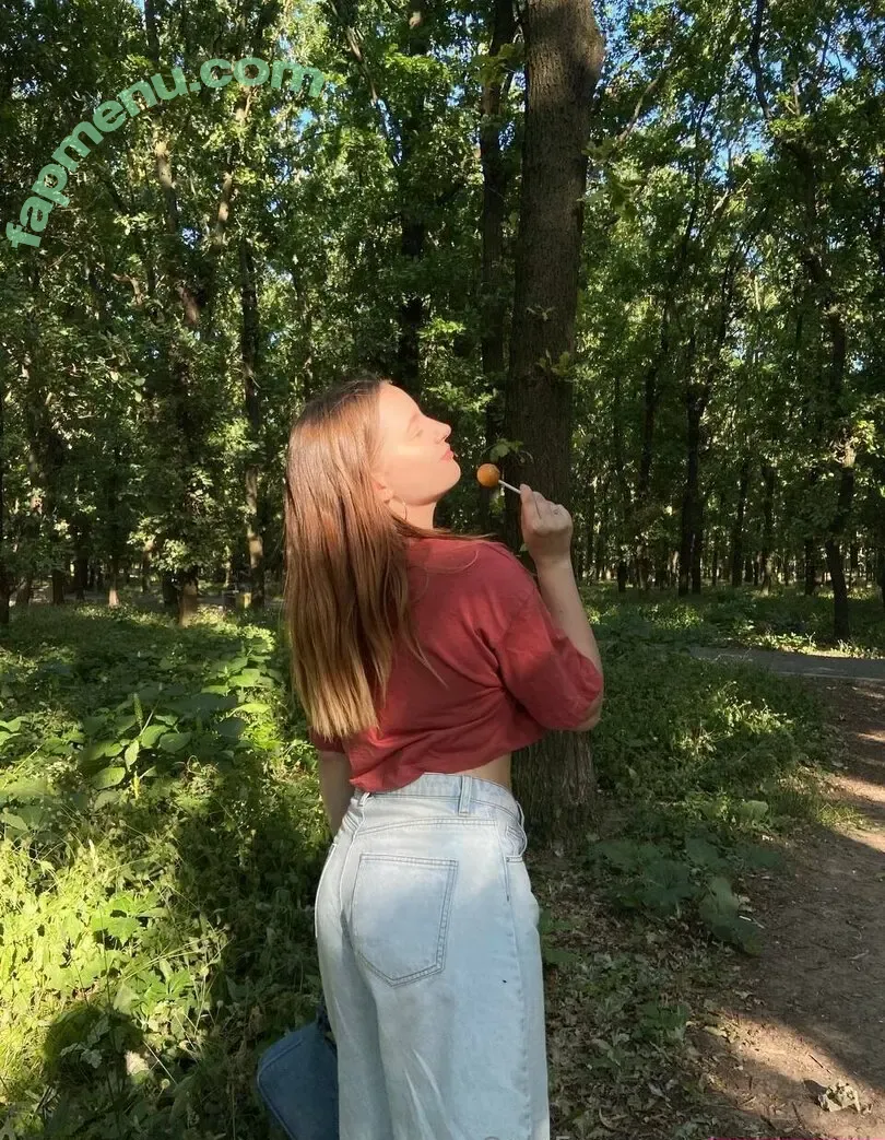 valerymill nude photo #0010 (18yearsstar / little_fox18 / mialil18)