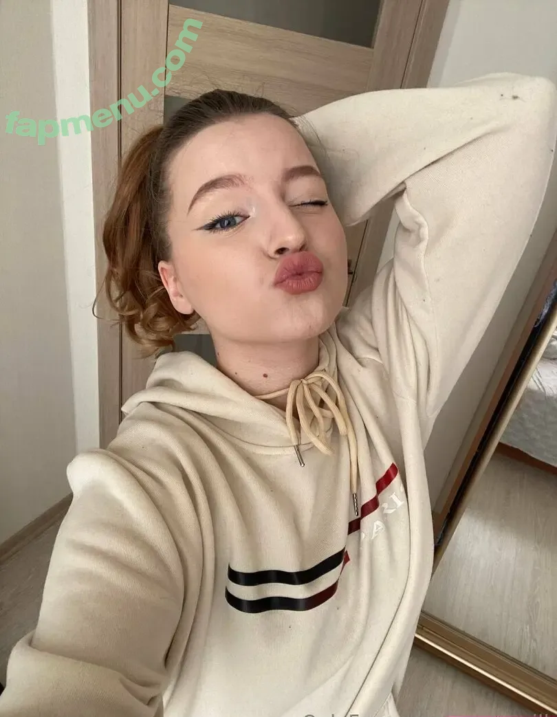 valerymill nude photo #0028 (18yearsstar / little_fox18 / mialil18)