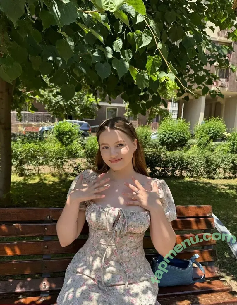 valerymill nude photo #0031 (18yearsstar / little_fox18 / mialil18)
