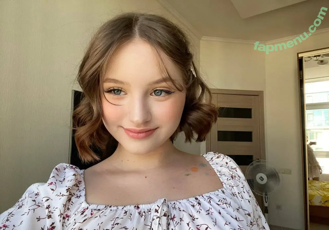 valerymill nude photo #0043 (18yearsstar / little_fox18 / mialil18)