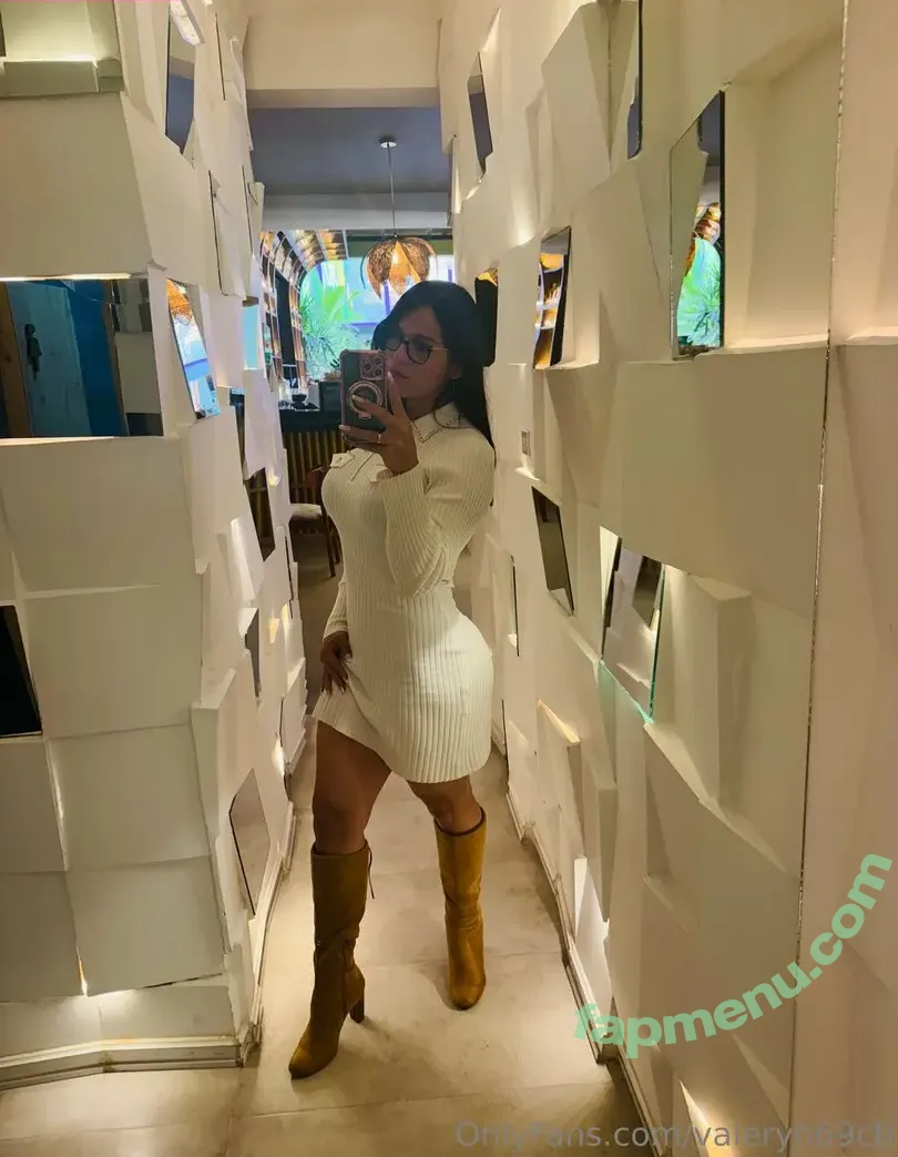 valeryn69cb nude photo #0016 (valeryn69cb)