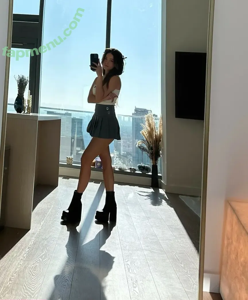 Valkyrae nude photo #0027 (Valkyrae)