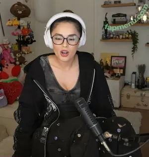 Valkyrae nude photo #1260