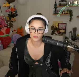 Valkyrae nude photo #1261