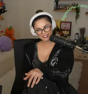 Valkyrae nude photo #1267