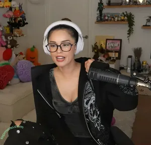 Valkyrae nude photo #1269