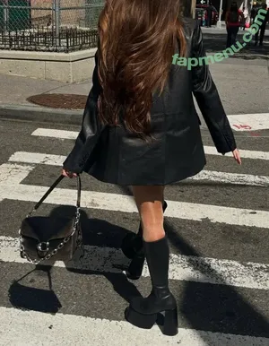 Valkyrae nude photo #1293