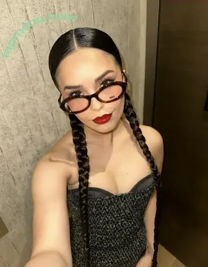 Valkyrae nude photo #1310