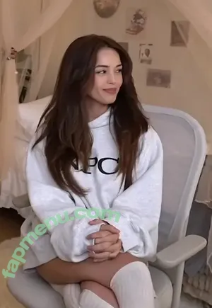 Valkyrae nude photo #1397