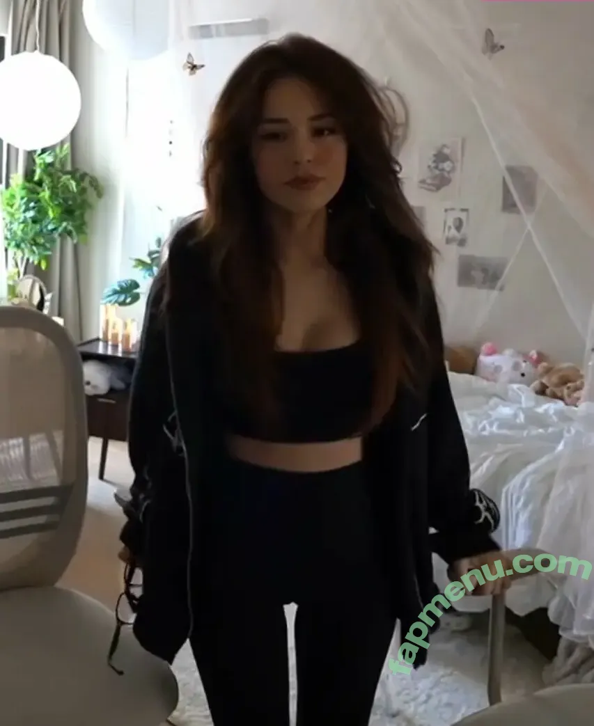 Valkyrae nude photo #1470 (Valkyrae)