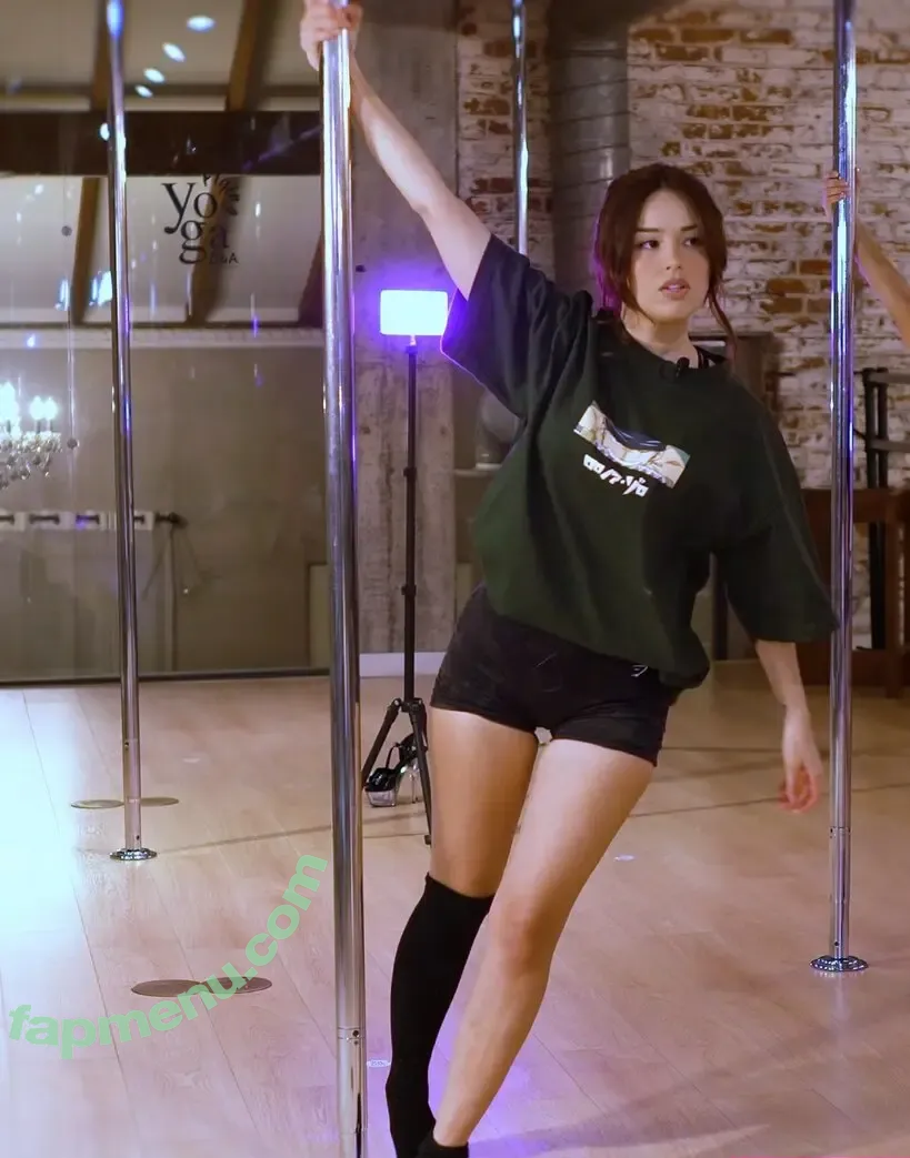 Valkyrae nude photo #1611 (Valkyrae)