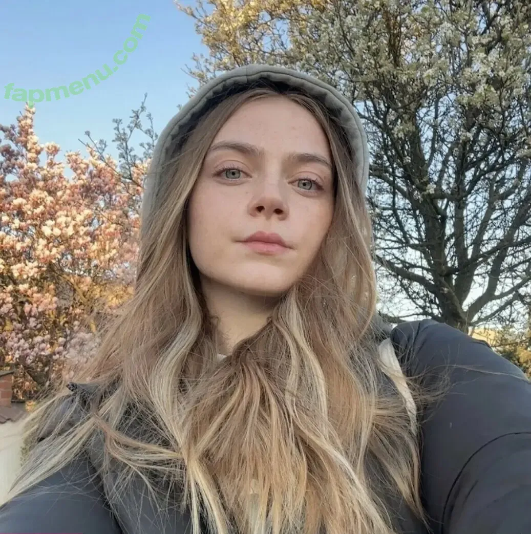 Vallmi nude photo #0076 (Kaleria Mi / vpiekatoski)