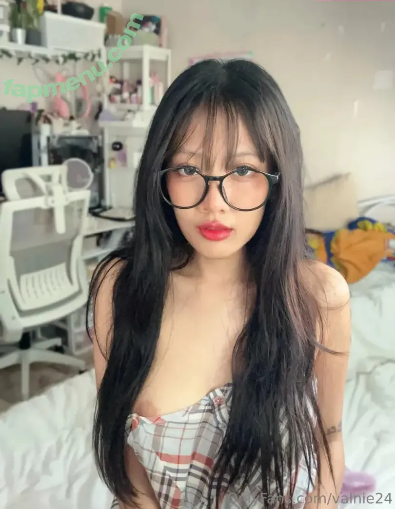 Valniez nude photo #0277 (anacoolkids / of_valen_valdes)