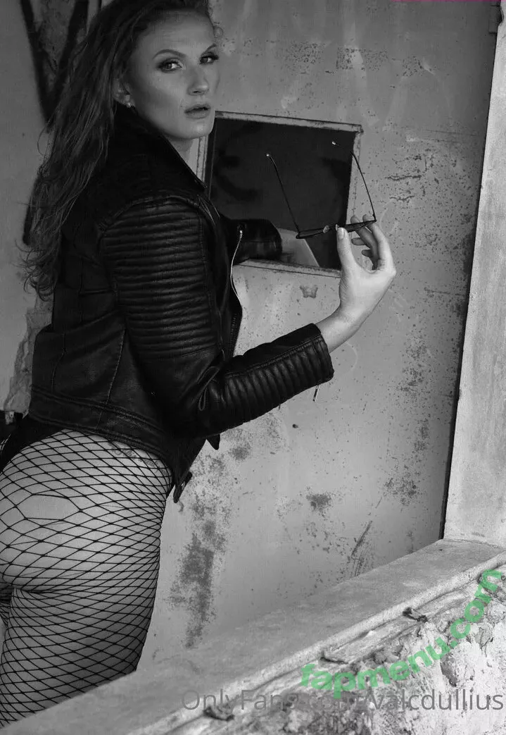 Valquíria Dullius nude photo #0005 (valcdullius)
