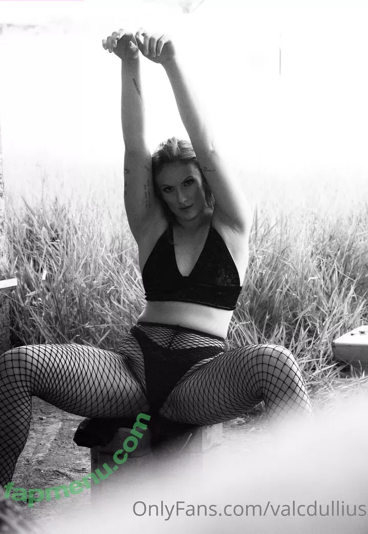 Valquíria Dullius nude photo #0007 (valcdullius)