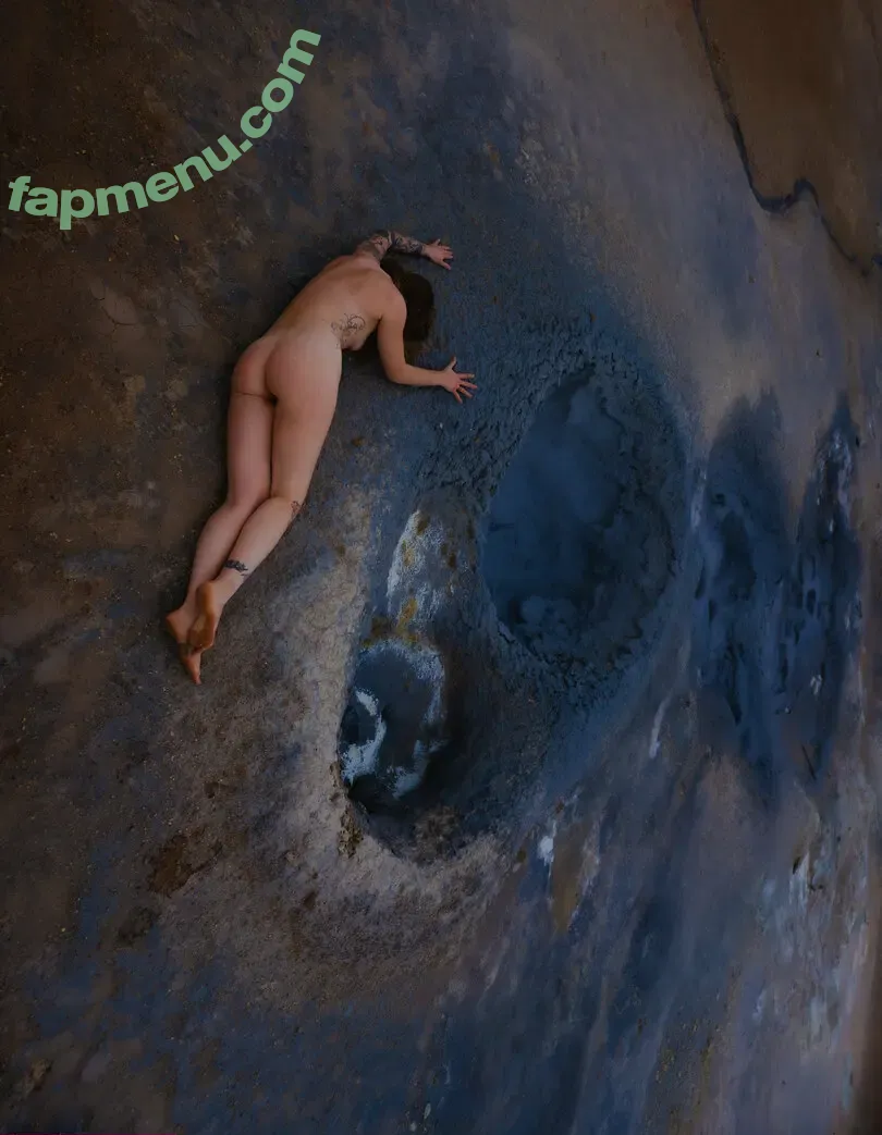 valyrkjan nude photo #0006 (valyrkjan)
