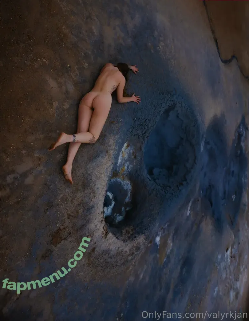 valyrkjan nude photo #0008 (valyrkjan)