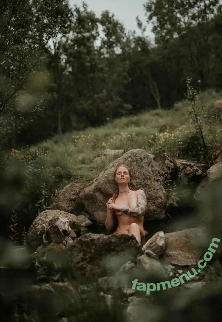 valyrkjan nude photo #0024 (valyrkjan)