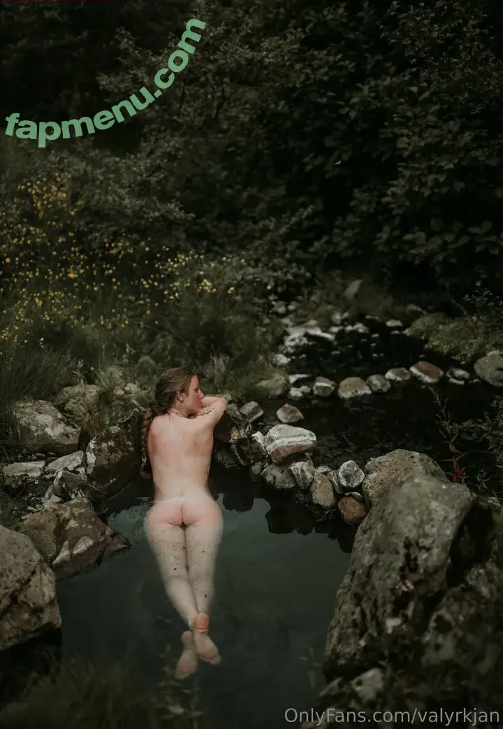 valyrkjan nude photo #0026 (valyrkjan)