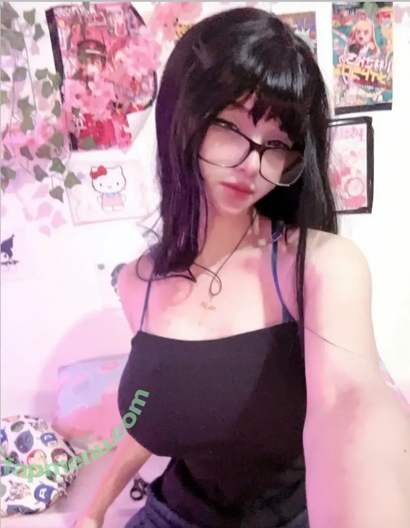 VampiryBatg nude photo #0016 (Mia Cuscuz / Pinguim_insano)