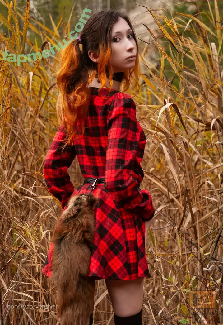 Vandych nude photo #1291 (Alina Latypova / alex_vandych / larissalatypova17)