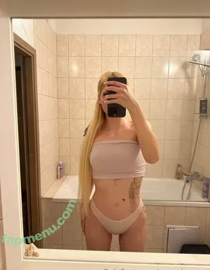 vaneskaxoxo / vaneska.xoxo nude photo #0005