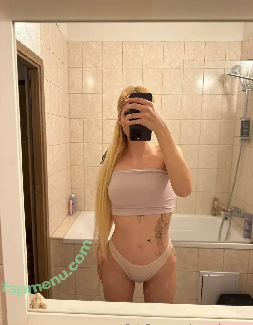 vaneskaxoxo nude photo #0005 (vaneska.xoxo)