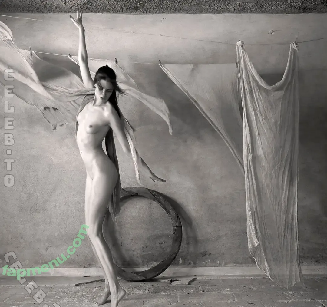 Vanessa Bartsch nude photo #0175 (user / vanessabartsch___)