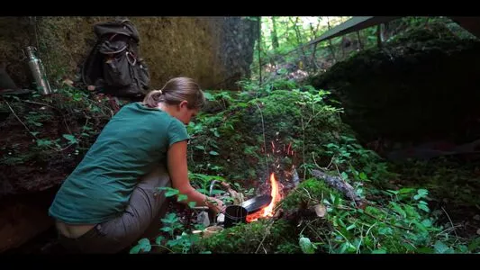 Vanessa Blank / Wild Woman Bushcraft / thebarbieblank / vanessablank_adventure nude photo #0036