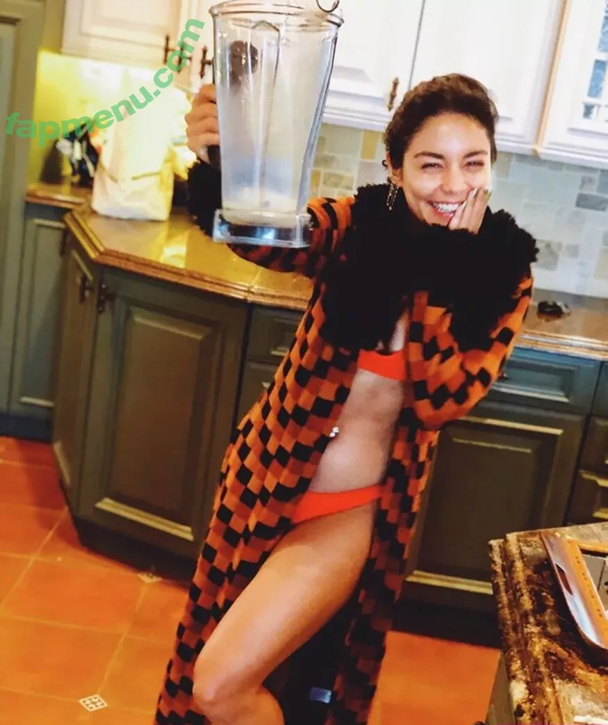 Vanessa Hudgens nude photo #0111 (VanessaHudgens)