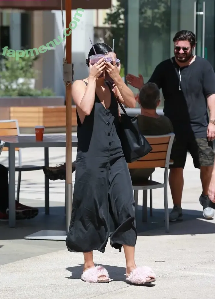 Vanessa Hudgens nude photo #0981 (VanessaHudgens)