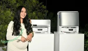 Vanessa Hudgens / VanessaHudgens nude photo #1070