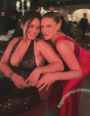Vanessa Hudgens / VanessaHudgens nude photo #1083