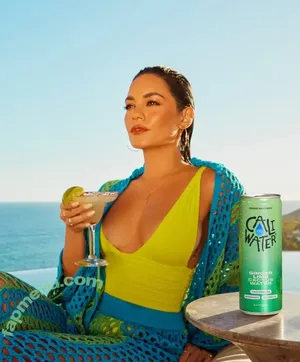 Vanessa Hudgens / VanessaHudgens nude photo #1094