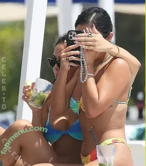 Vanessa Hudgens / VanessaHudgens nude photo #1106