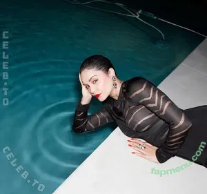 Vanessa Hudgens / VanessaHudgens nude photo #1113