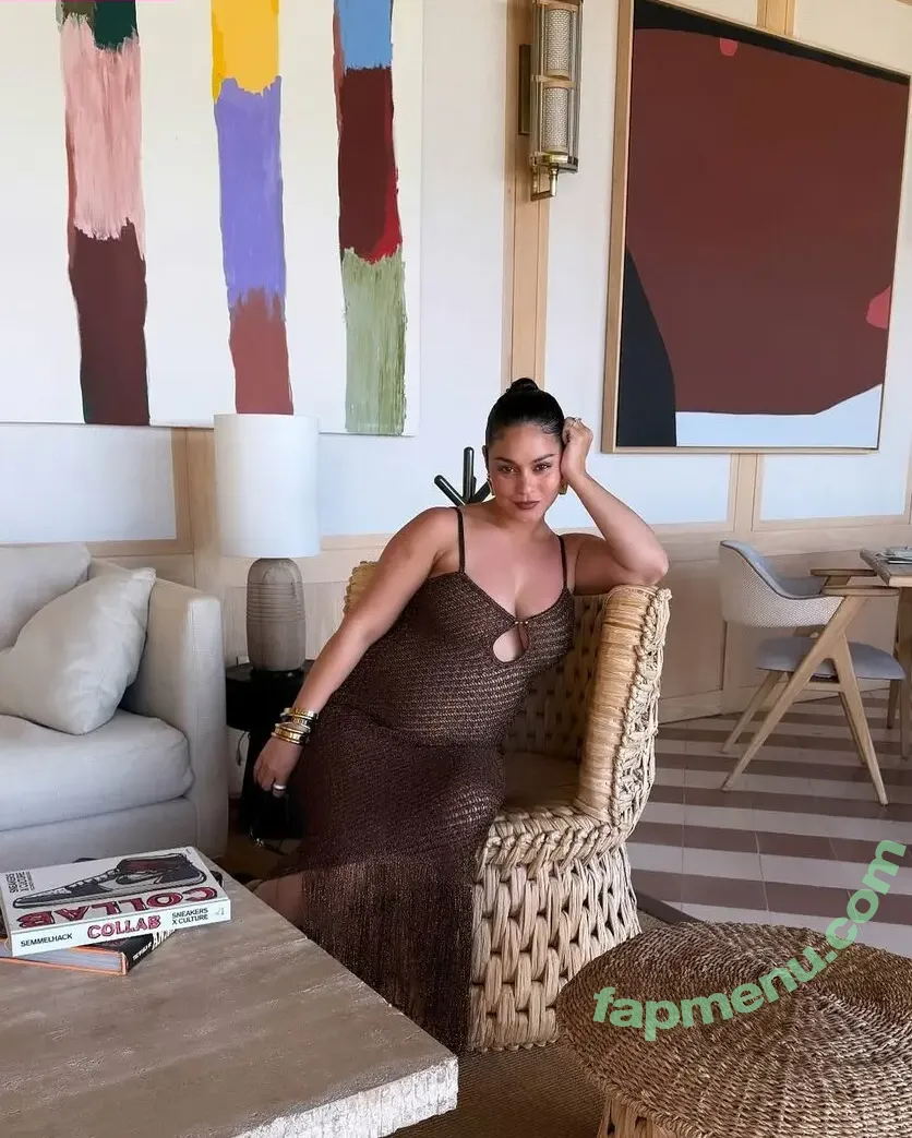 Vanessa Hudgens nude photo #1018 (VanessaHudgens)