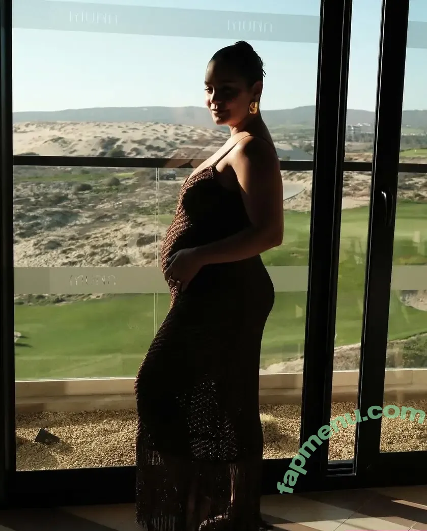 Vanessa Hudgens nude photo #1020 (VanessaHudgens)