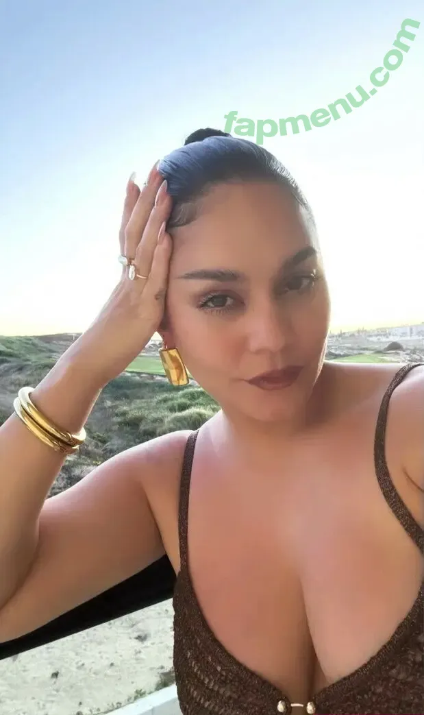 Vanessa Hudgens nude photo #1022 (VanessaHudgens)