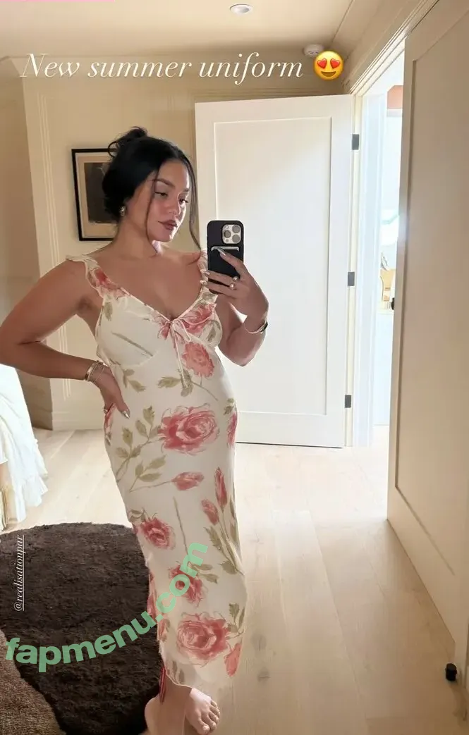 Vanessa Hudgens nude photo #1023 (VanessaHudgens)